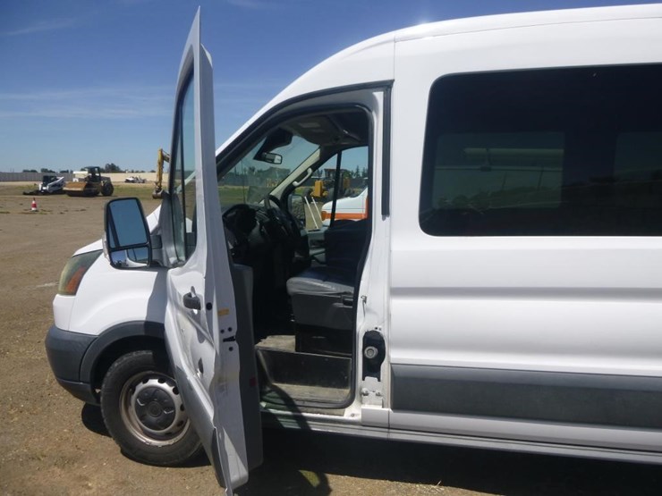 2017-ford-transit-image-6