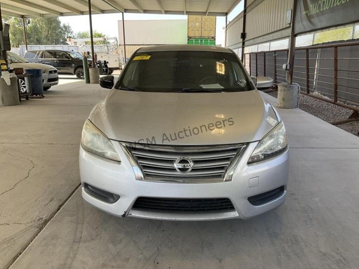 2015-nissan-sentra-sdn-image-3