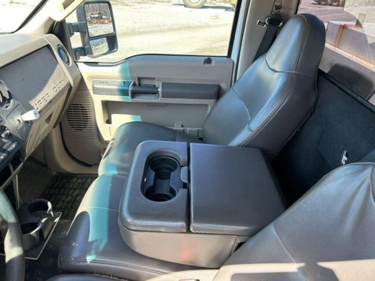 2010-ford-f250-xl-image-14