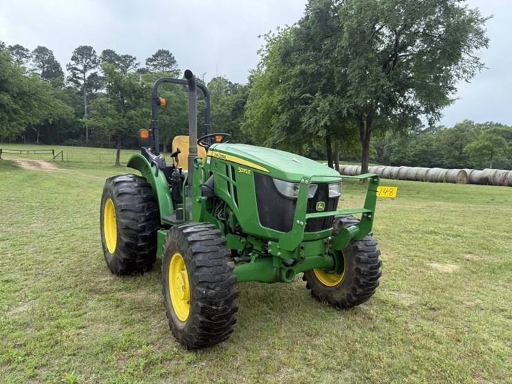 2020-john-deere-5075e-image-3