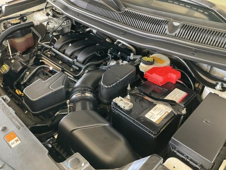 2013-ford-explorer-image-11