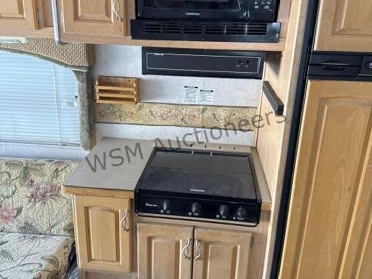 2005-thor-fury-toy-hauler-image-31