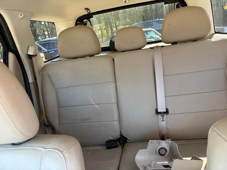 2012-ford-escape-image-9