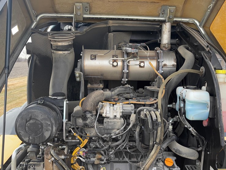 2023-deere-324l-image-10