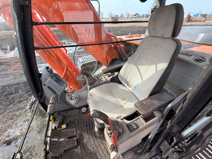 hitachi-zx290g-excavator-image-7