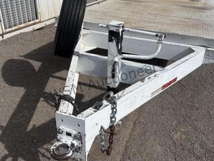 2010-f/b-trailer-image-16