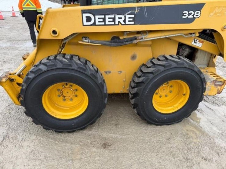 2007-john-deere-328-image-26