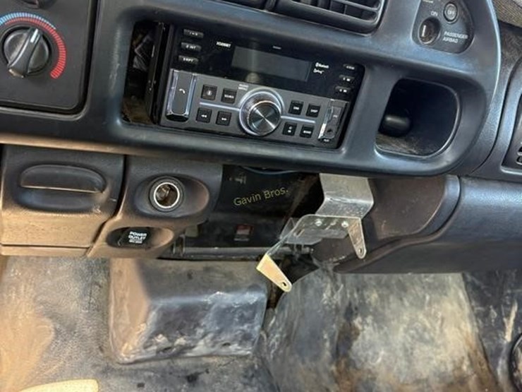 1999-dodge-3500-image-14