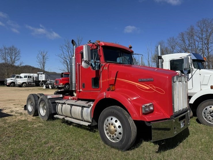 2007-kennworth-t800-semi-tractor-image-1