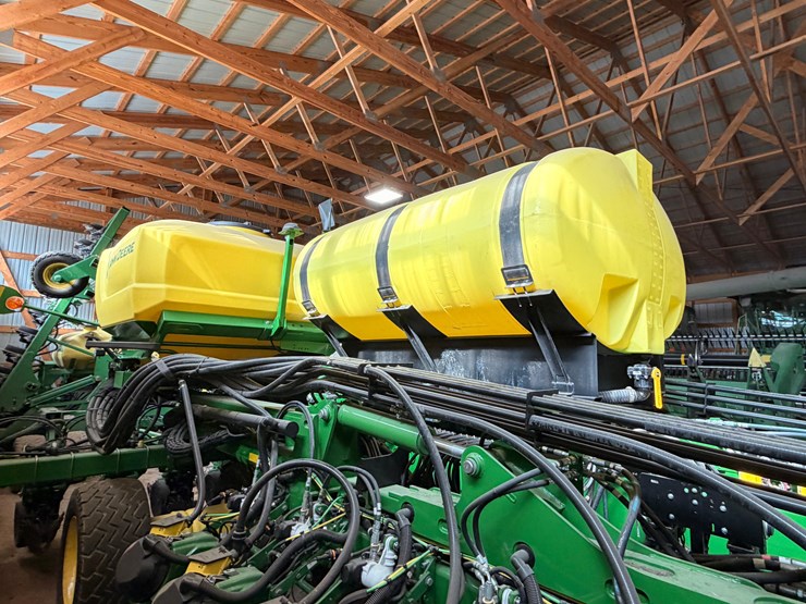 2024-john-deere-db66-image-25