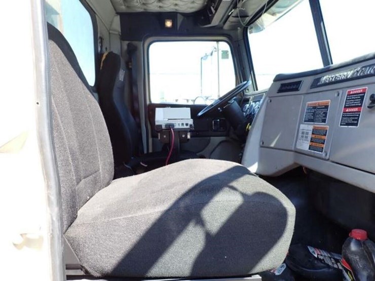 2017-western-star-4700sb-image-42