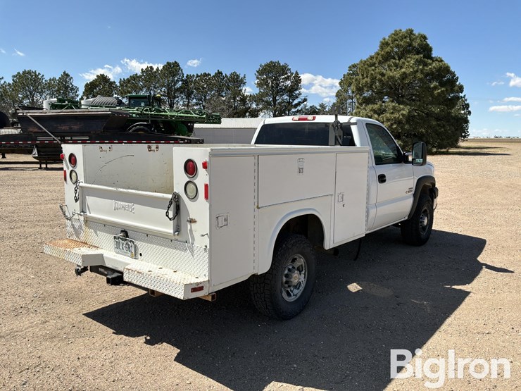 2004-chevrolet-silverado-3500-image-5