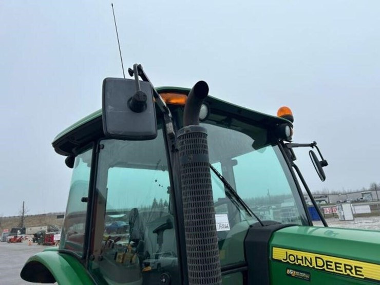 2016-john-deere-5085e-image-42