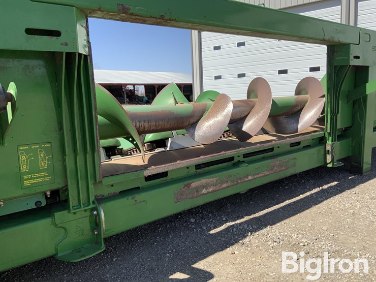 2013-john-deere-608c-image-13