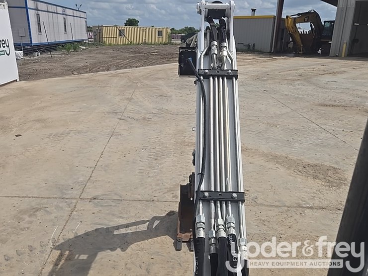 2021-bobcat-e35-image-38