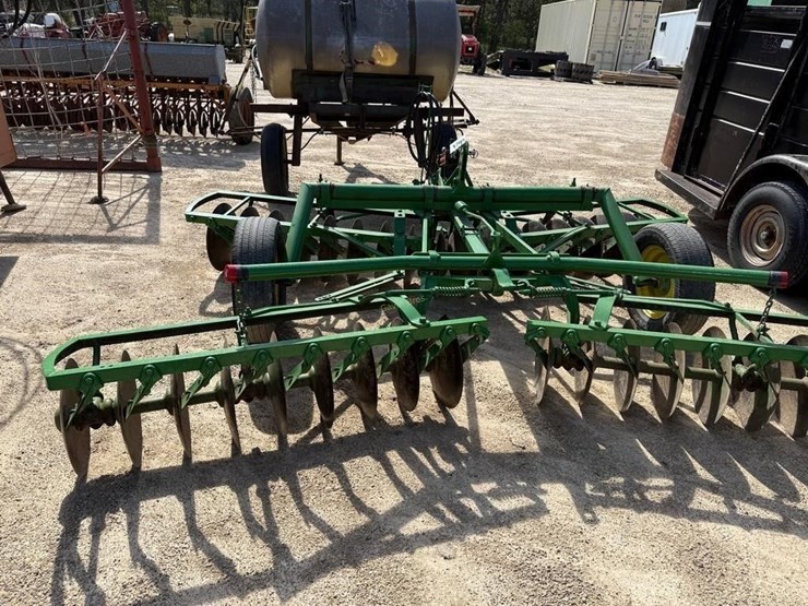 john-deere-10-image-3