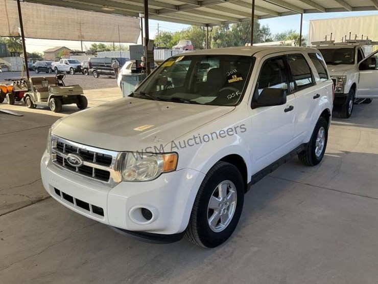 2011-ford-escape-xls-image-4