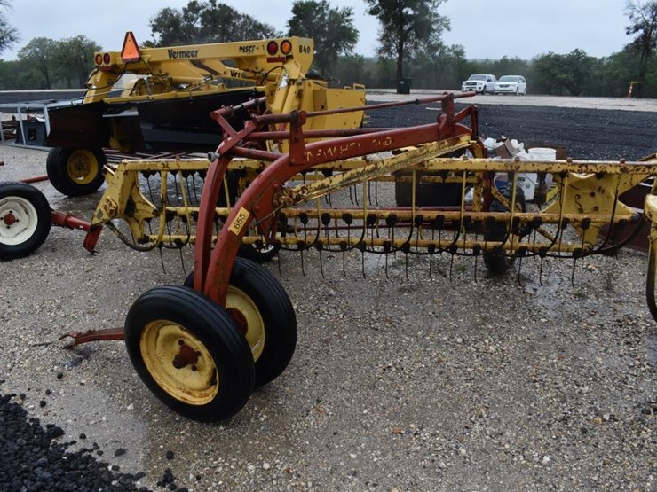 new-holland-258-image-1