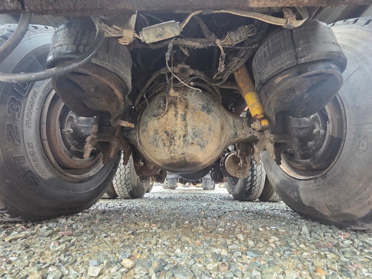 1995-peterbilt-357-image-53