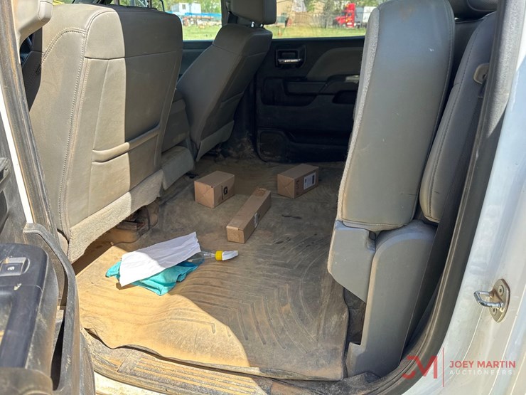 2018-chevrolet-2500-image-19