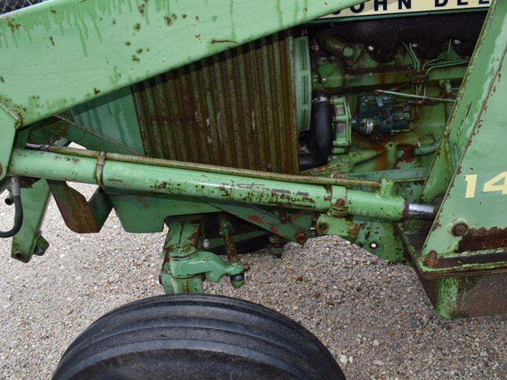 john-deere-2440-image-13