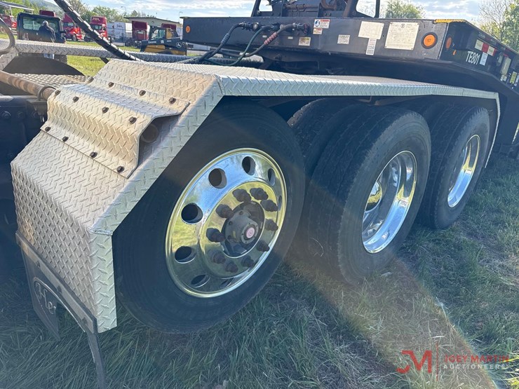 2017-kenworth-t880-image-12