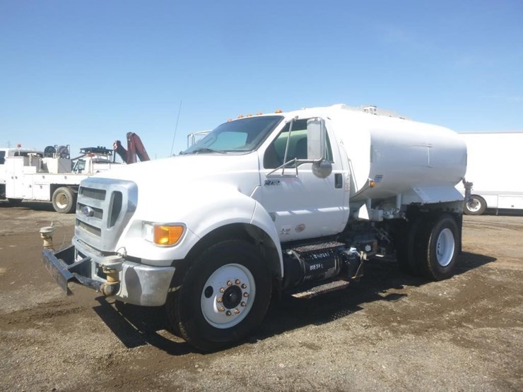 2015-ford-f750-image-1