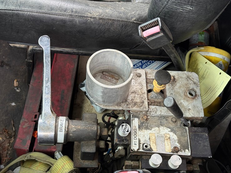 2001-mack-rd688s-image-22