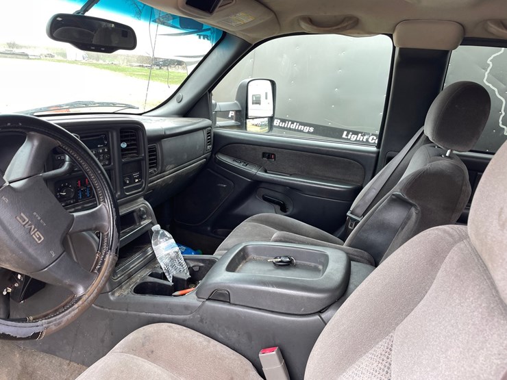 2003-gmc-sierra-2500-image-16