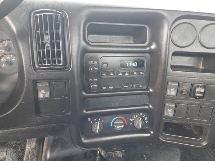 2005-massey-ferguson-8-image-46