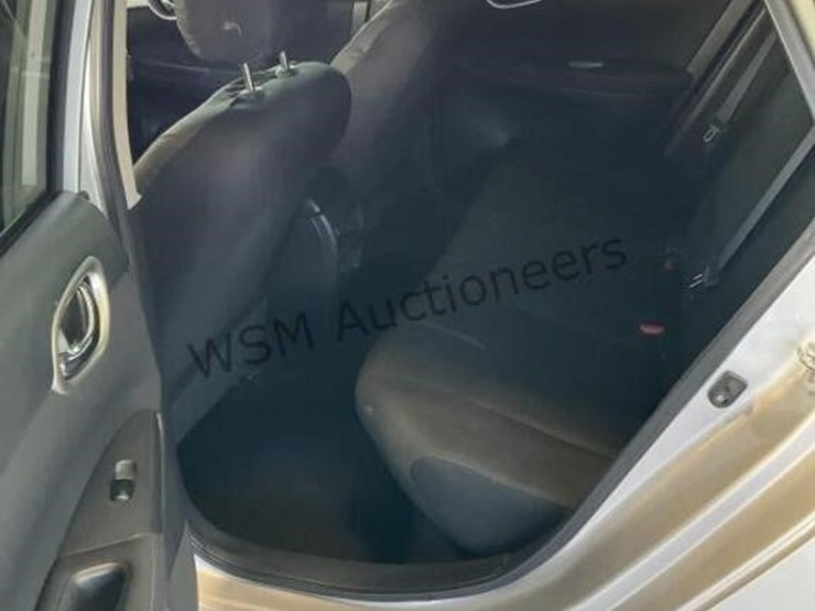 2015-nissan-sentra-sdn-image-23