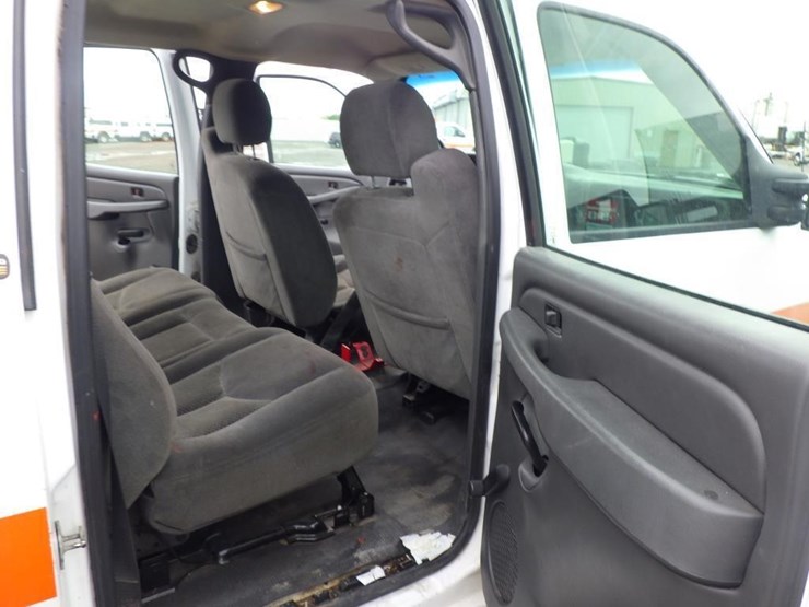 2005-chevrolet-3500-image-8