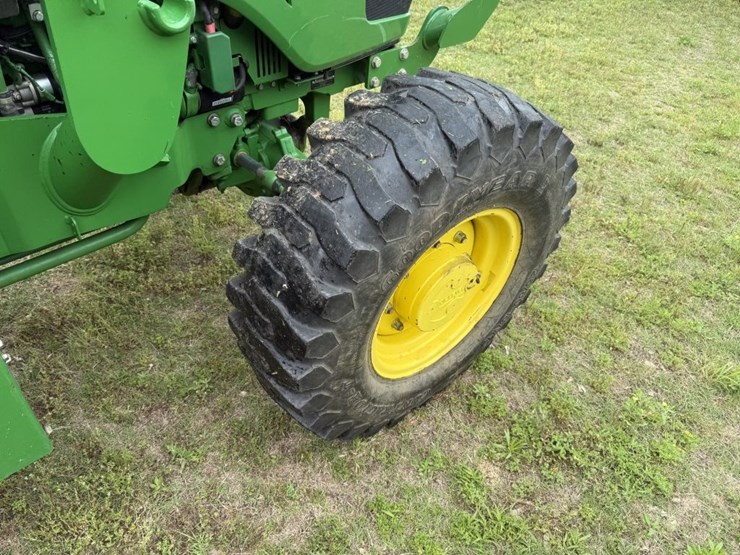 2020-john-deere-5075e-image-13