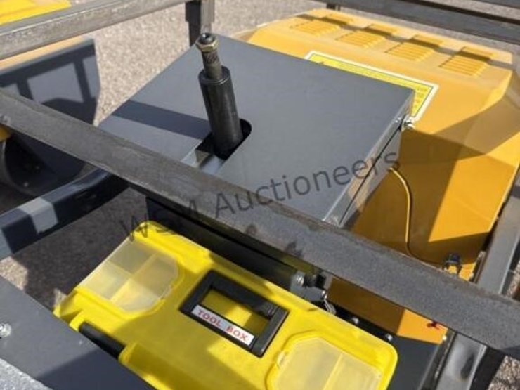 2026-sdl-1000-vibratory-roller-image-9