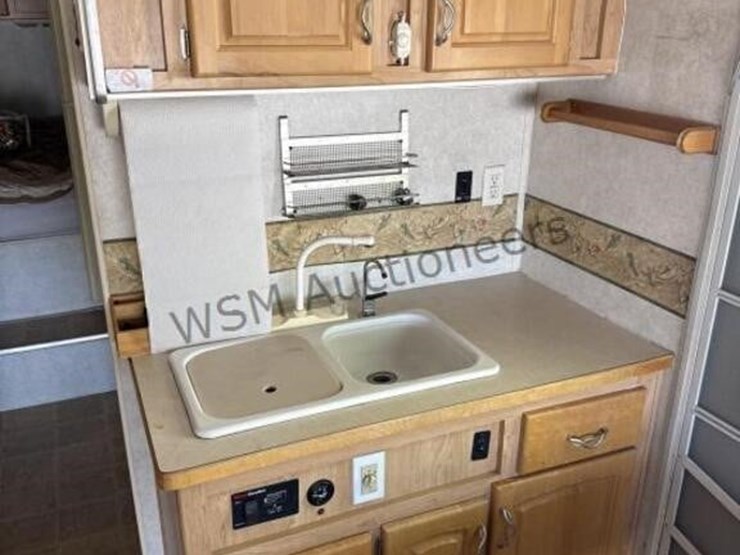 2005-thor-fury-toy-hauler-image-28