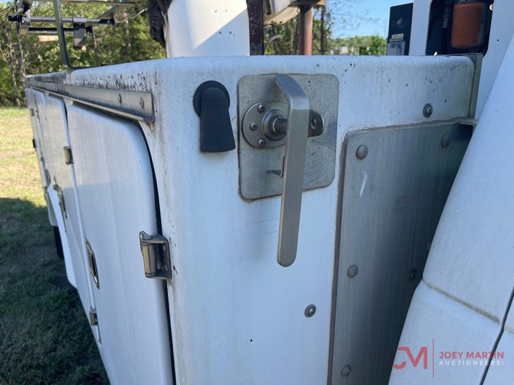 2001-chevrolet-3500hd-image-18