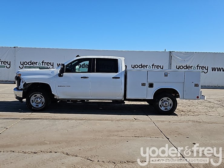 2022-chevrolet-2500hd-image-3