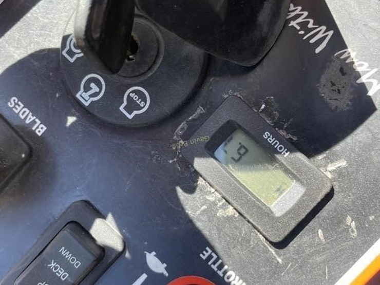 bad-boy-zt-elite-zero-turn-mower-image-9