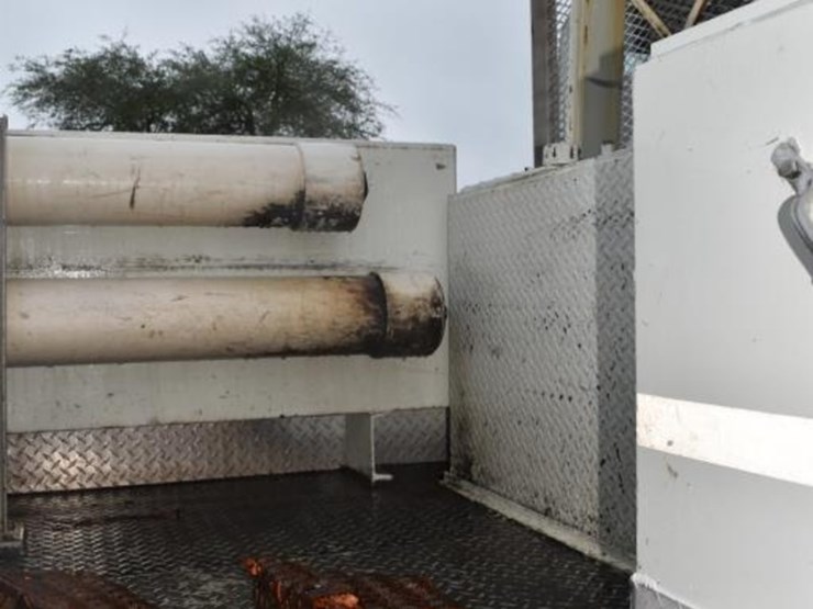 2015-case-ih-4300-image-16