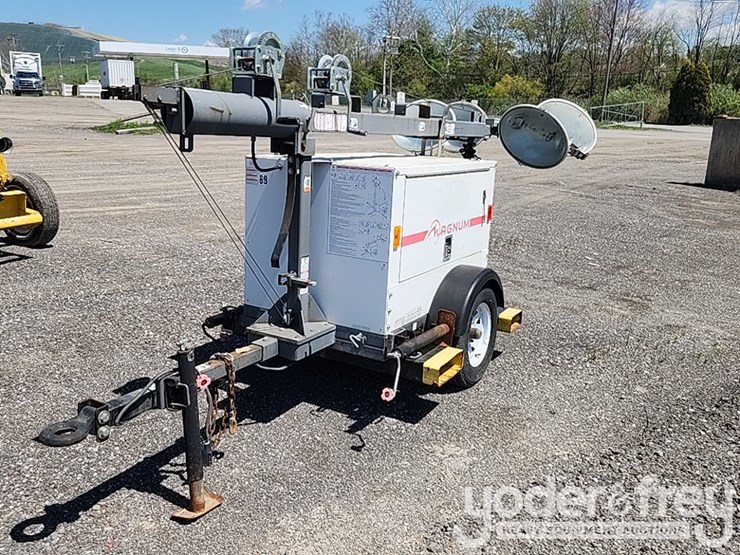 magnum-light-tower-image-1