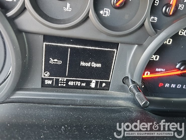 2022-chevrolet-2500hd-image-33