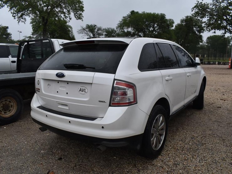 2010-ford-edge-image-3