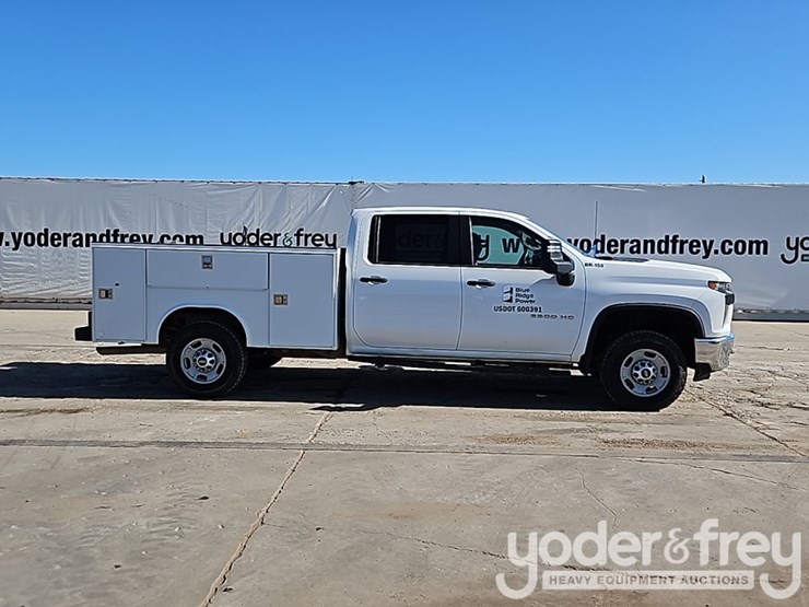 2022-chevrolet-2500hd-image-6