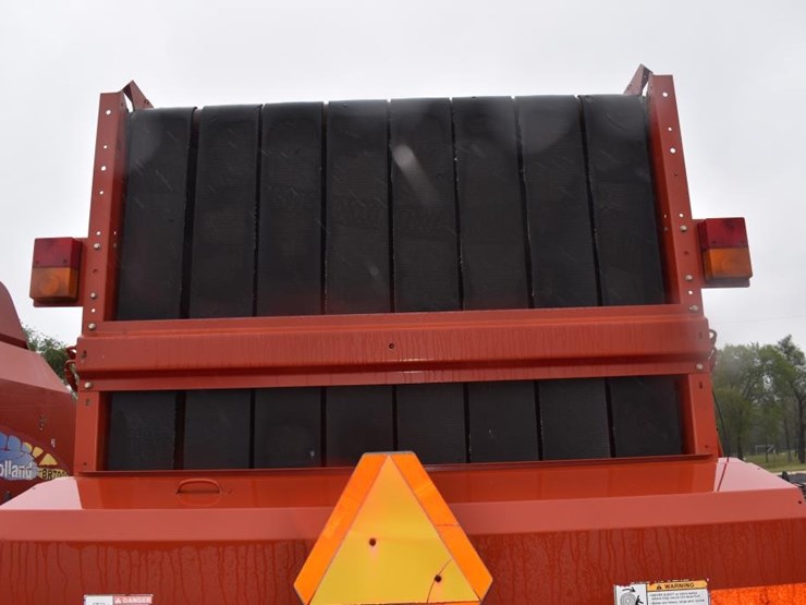 new-holland-br7090-image-10