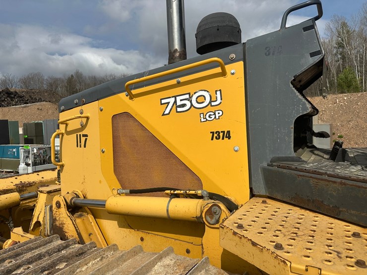 2006-deere-750j-lgp-image-17