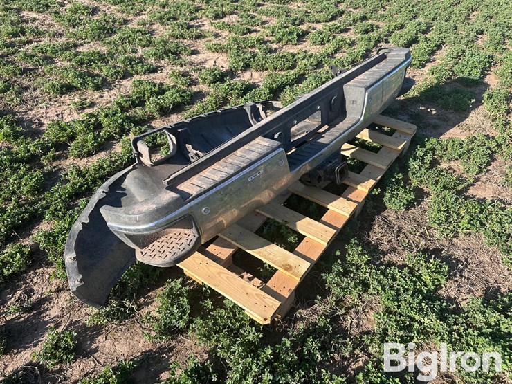 2015-chevrolet-2500-image-1