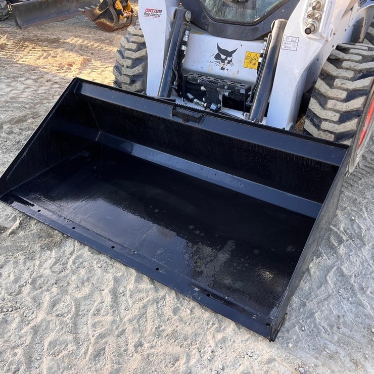 Wildcat 72" Skid Steer Long Bottom Bucket
