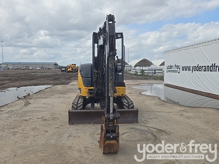 2019-deere-35g-image-8