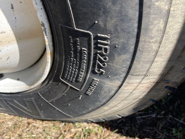 1992-mack-rb690s-image-6