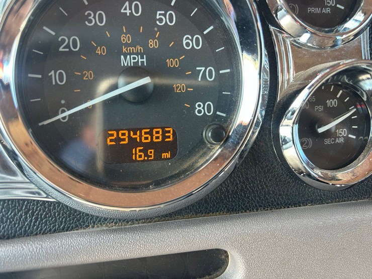 2012-peterbilt-386-image-27